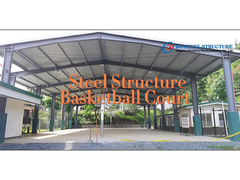 basketbalveld met stalen structuur