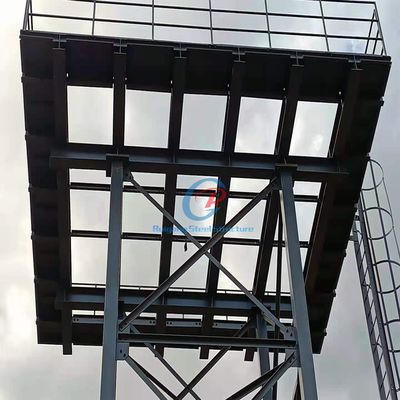 Grote stalen waterreservoir toren industriële wateropslagvat