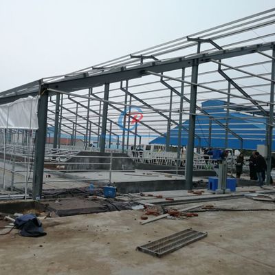 Voorgefabriceerde stalen stallen, modern staalbouwbouw boerderijgebouw