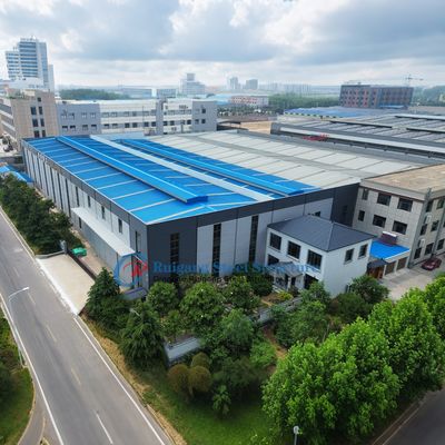 Metalen industriële bouwwerkzaamheden Staalconstructie Ruimtelijk commercieel kantoorgebouw Voorgefabriceerd magazijn