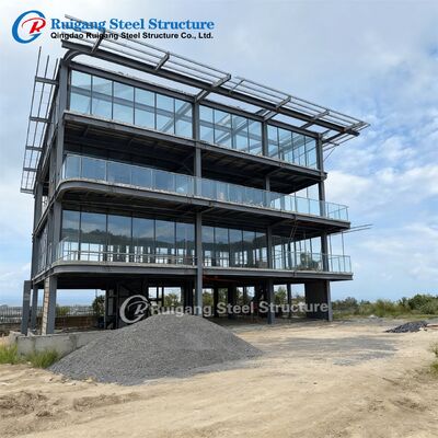 Voorgefabriceerd staalconstructiegebouw met staalkwaliteit Q355/Q235, warmdipgalvanisatie en windbelasting tot 300 km/uur